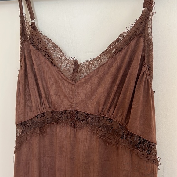 MAXCILA DRESS - Picture 2 of 4